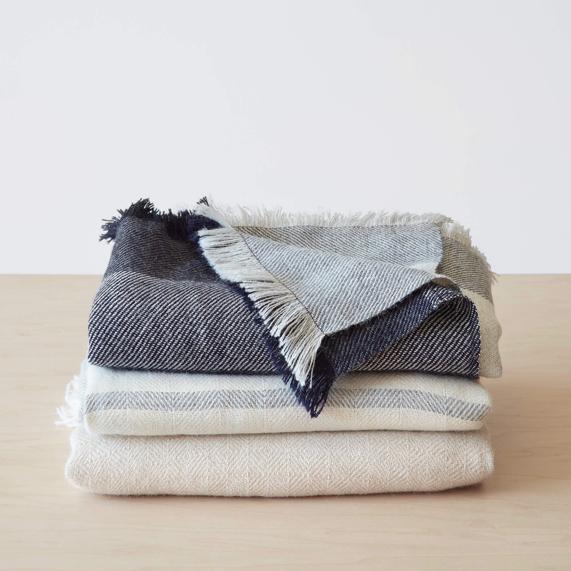 Cuadra Alpaca Throw